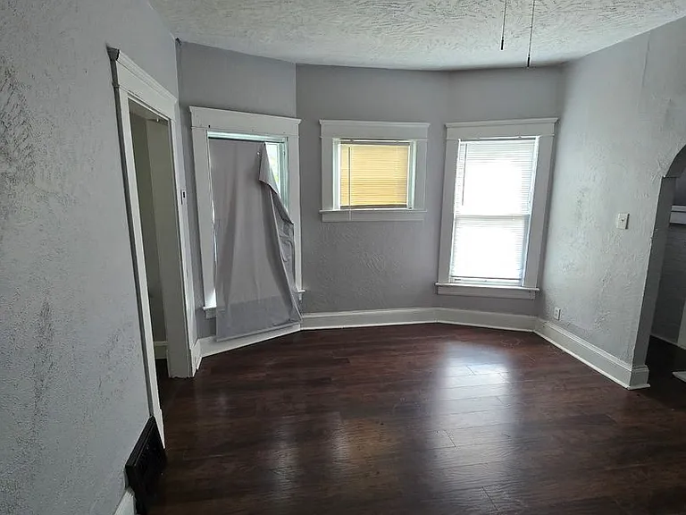 10117 Somerset Ave — Photo 11