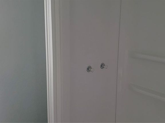 5th image of 1526 NE 24th St
