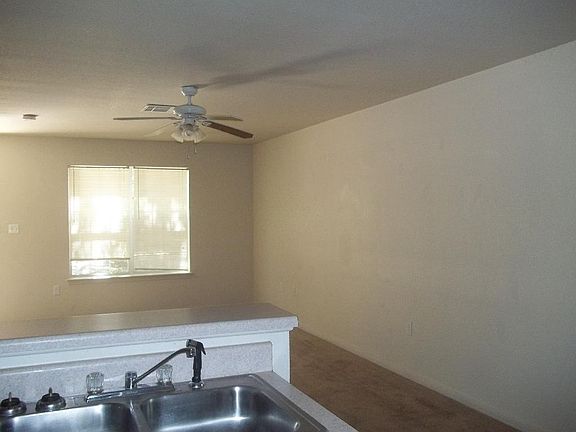 5th image of 404 Veterans Ave APT D