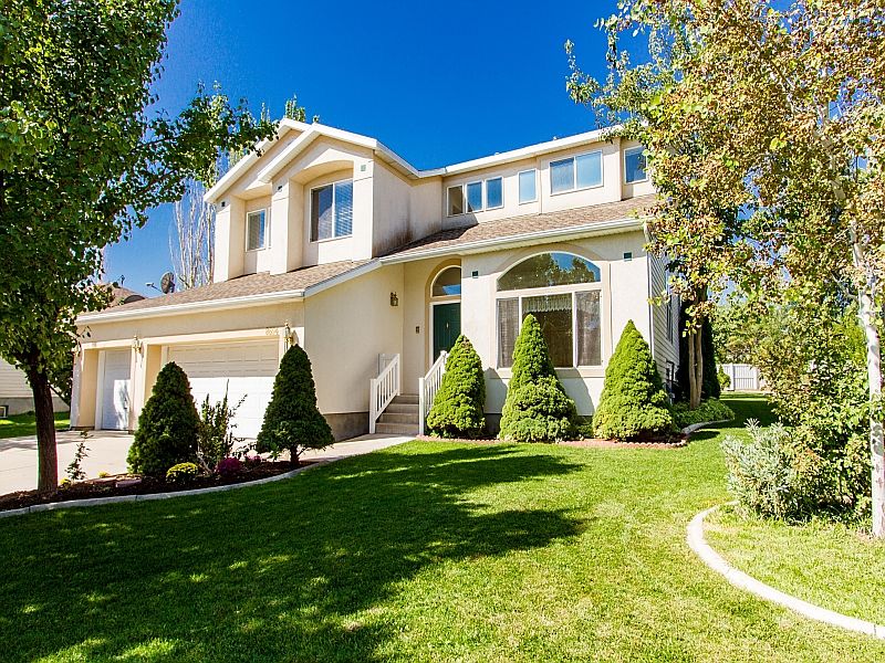 1st image of 8694 S Mountain Vista Dr