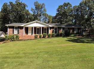 6449 Skyline Dr, Douglasville, GA 30135