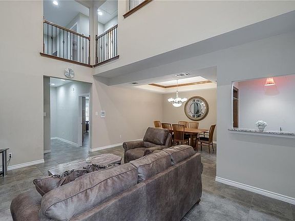 4th image of 3013 Jomar Dr