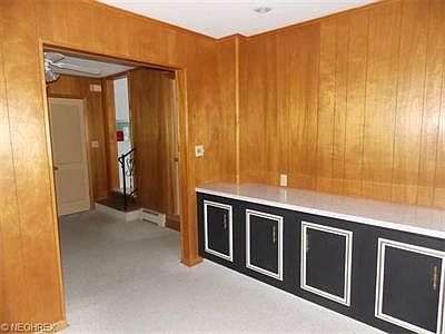 3rd image of 215 W Good Ave