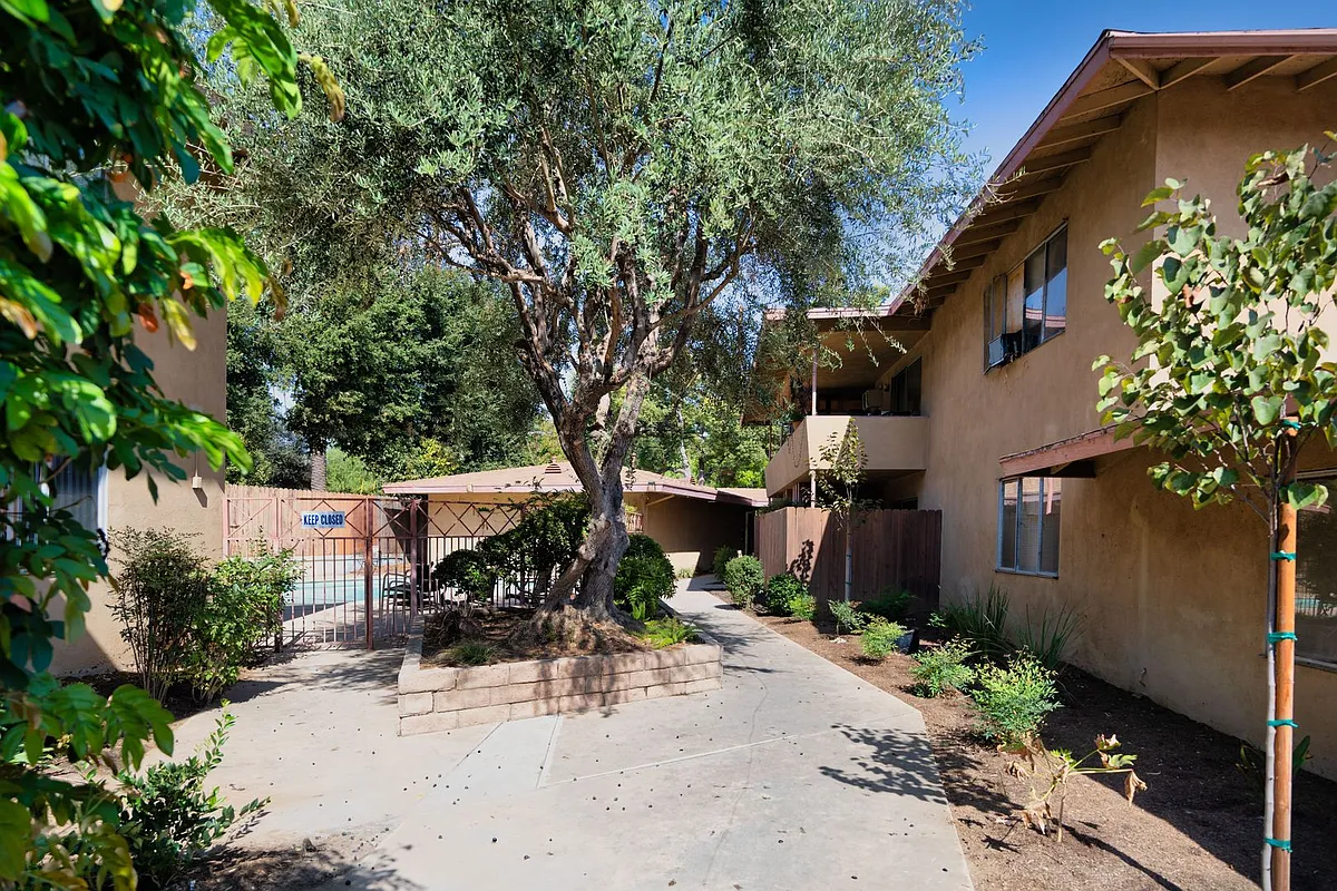 Building Photo - 1721 Oxley St