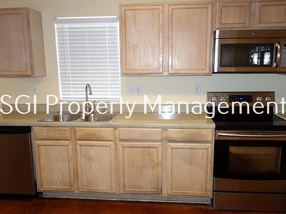 3rd image of 2808 Bissell Way