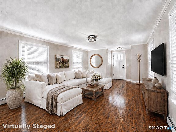 5th image of 749 Maple Street