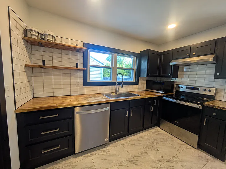 179 Everglades Blvd — Photo 9