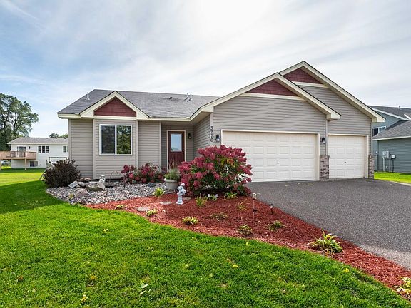 5th image of 3276 235th Ln NW