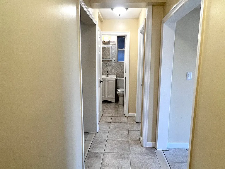 Colonial Ave — Photo 5