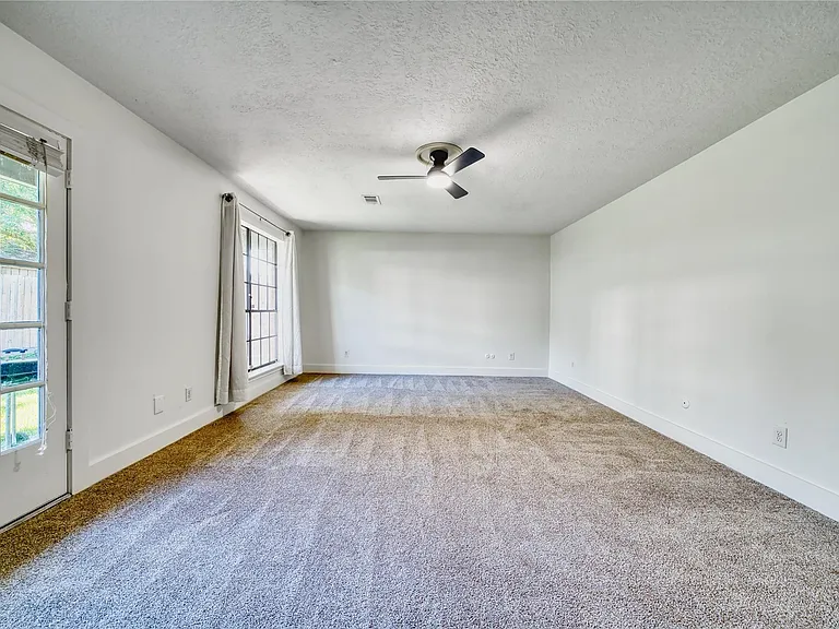 8006 Albin Ln — Photo 20