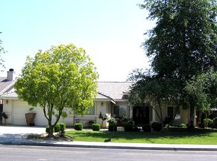 902 Coyote Springs Dr, Bakersfield, CA 93312
