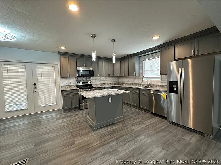 929 Fleetwood Dr — Photo 8