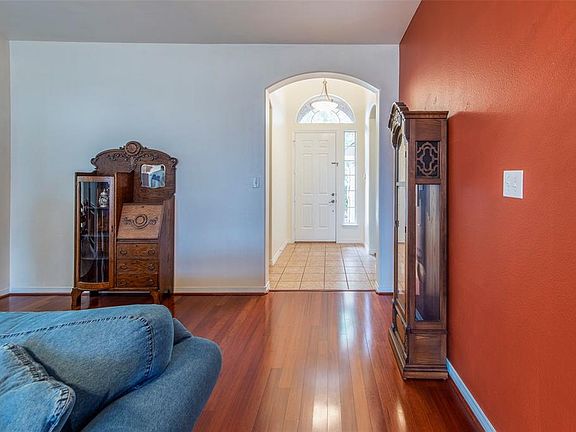 5th image of 11923 Cobblestone Dr