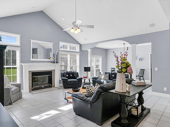 5th image of 1504 Beaver Lake Dr