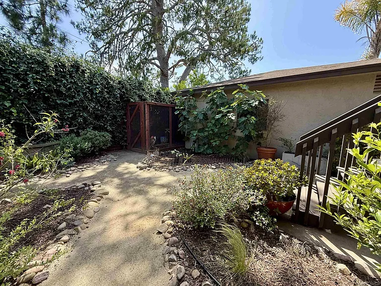 4221 Hill St — Photo 34