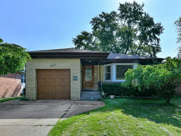 8223 N Kostner Ave, Skokie, IL 60076