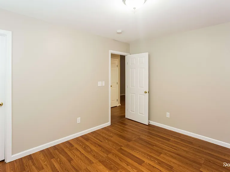 6616 Courtland St — Photo 9