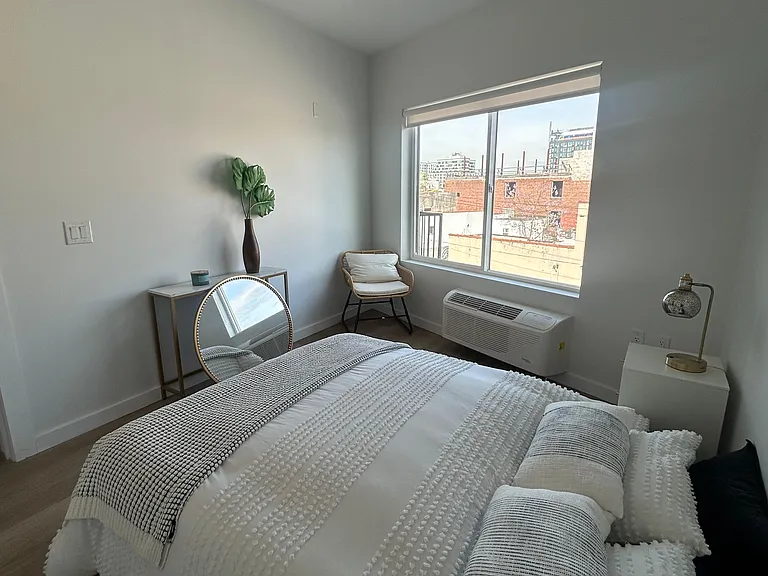 6 Madison St #VAR1 — Photo 6