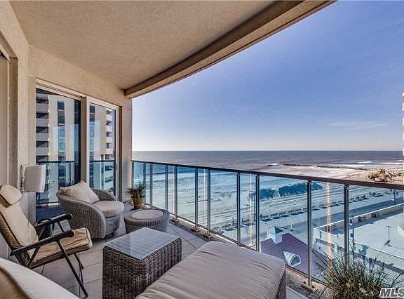 3rd image of 403 East Boardwalk