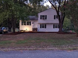 16205 Roland Dr, Chester, VA 23831