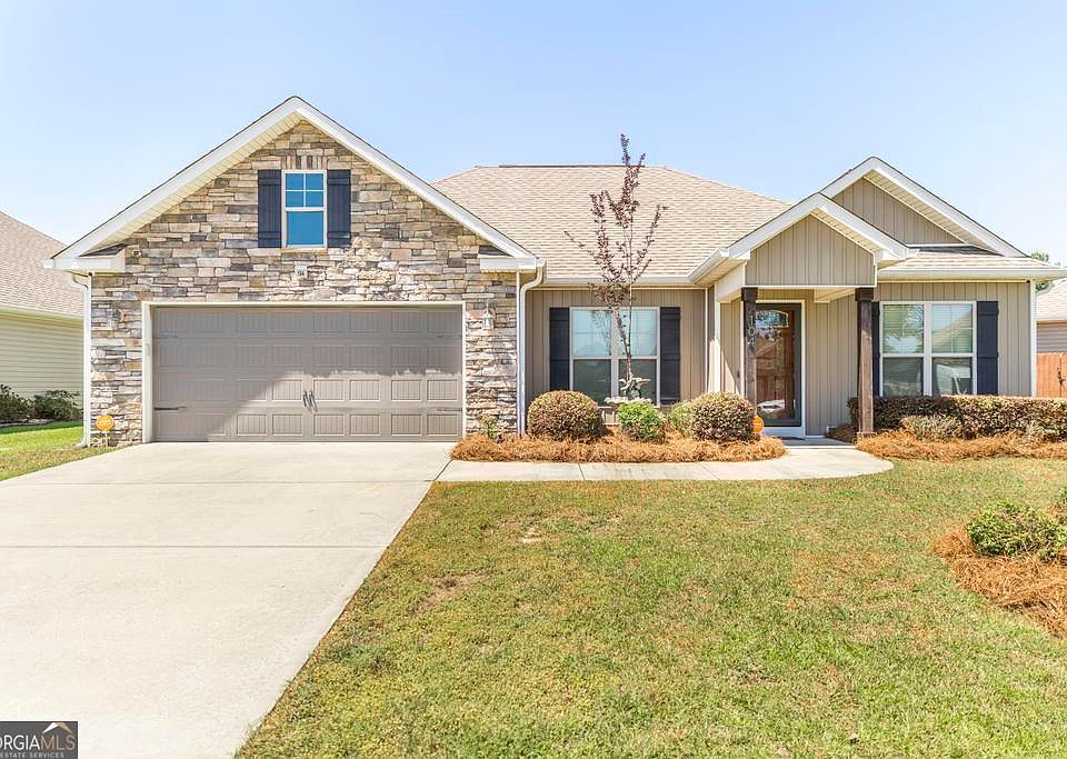 1st image of 104 Savannah Ln