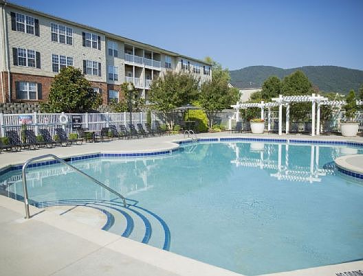 3rd image of 5445 Orchard Hill Dr APT 2B