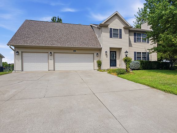 2nd image of 613 Sycamore Dr