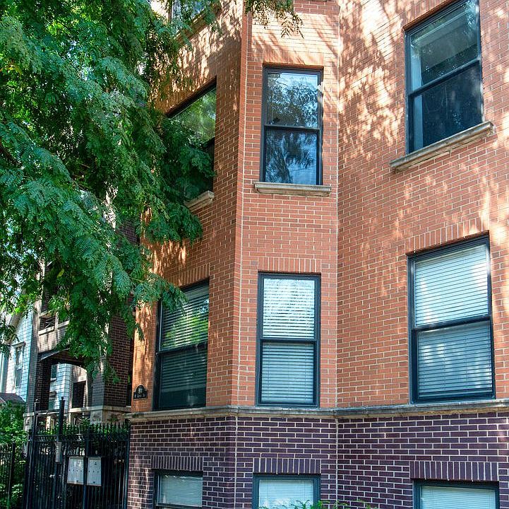 1st image of 814 W Aldine Ave APT 2S