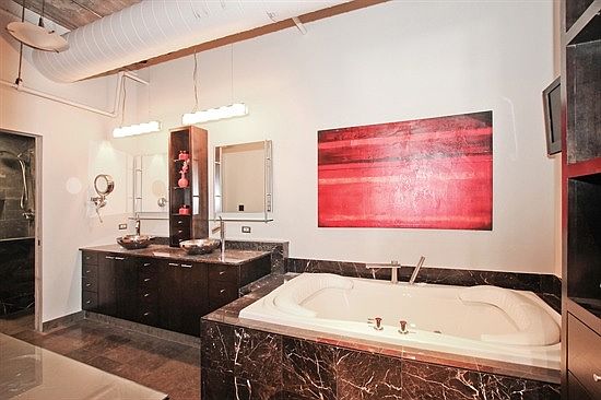 5th image of 411 W Ontario St APT 718