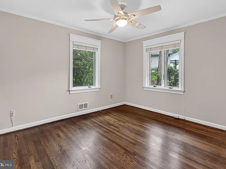 7614 Woodridge Cir — Photo 20