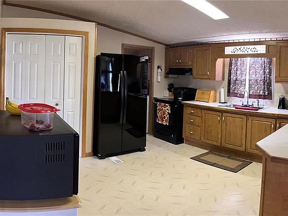 4th image of 3892 Banyan Dr