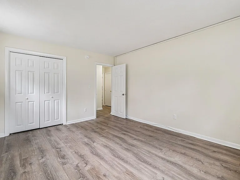 Gardner Street Apartments — Photo 48
