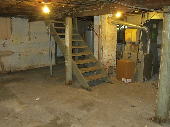 5th image of 145 N Hickory Ave