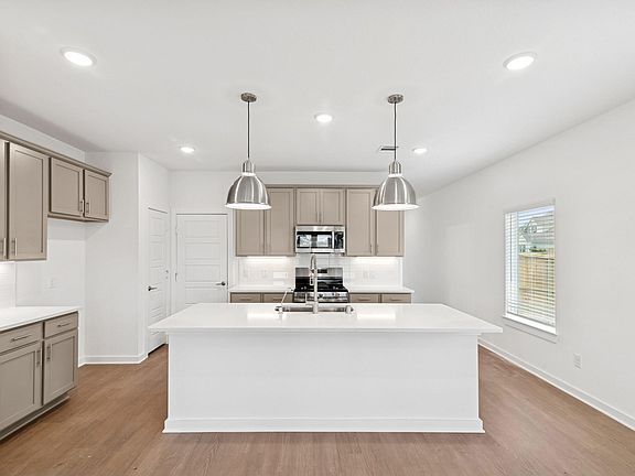 2nd image of 32503 Midsummer Dr