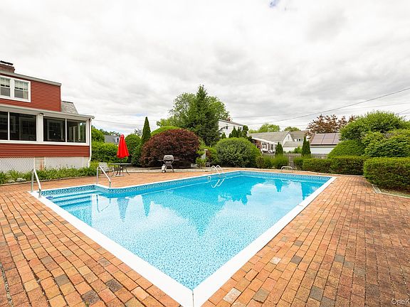 2nd image of 31 Kingston Avenue
