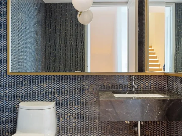 438 East 12th Street image 5 of 10