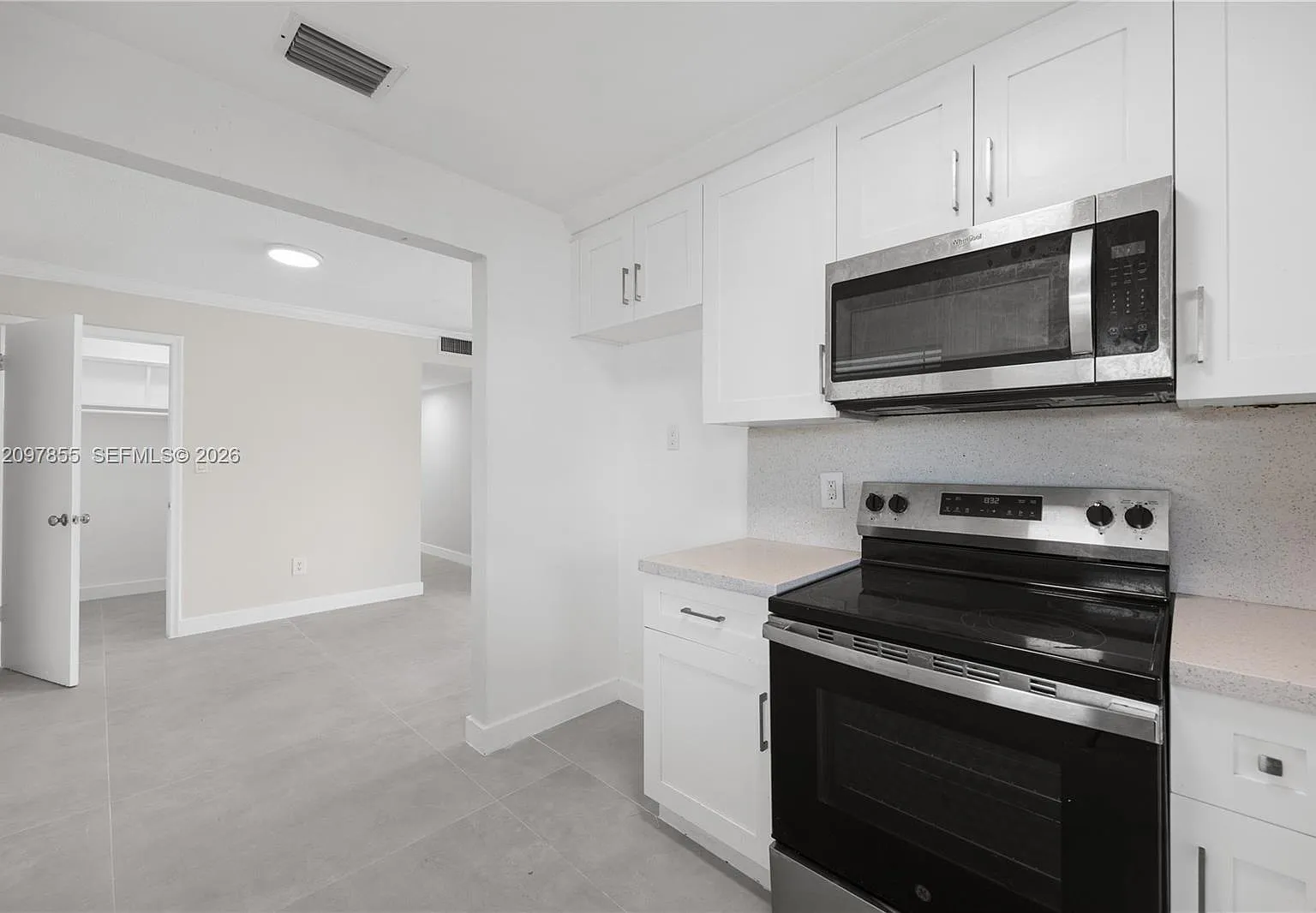 Hollywood Hills — Photo 3