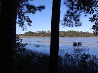 7 Ridge Rd, Beaufort, SC 29907