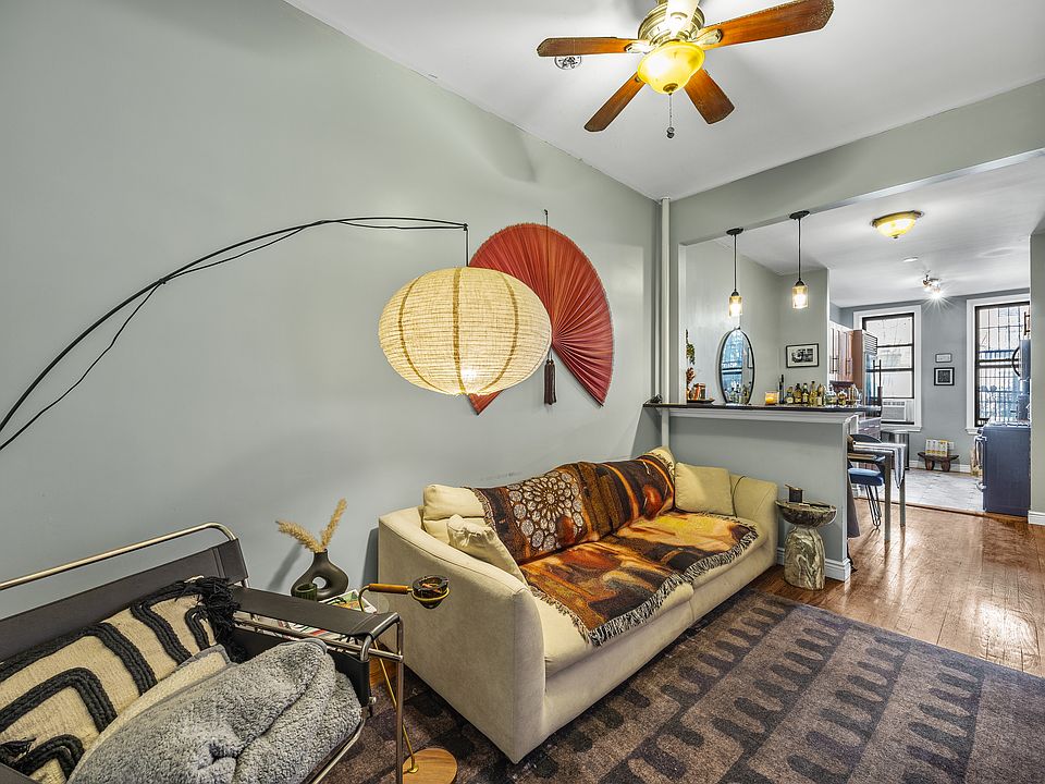 1st image of 133 Thames St APT 2L