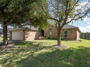 5006 Ambassador Dr, Midlothian, TX 76065