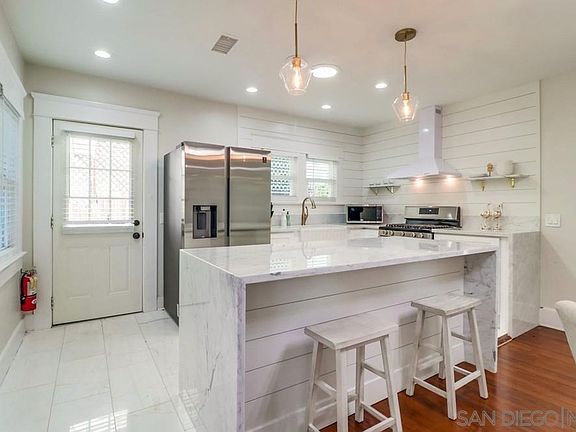 4th image of 954 23rd St #954