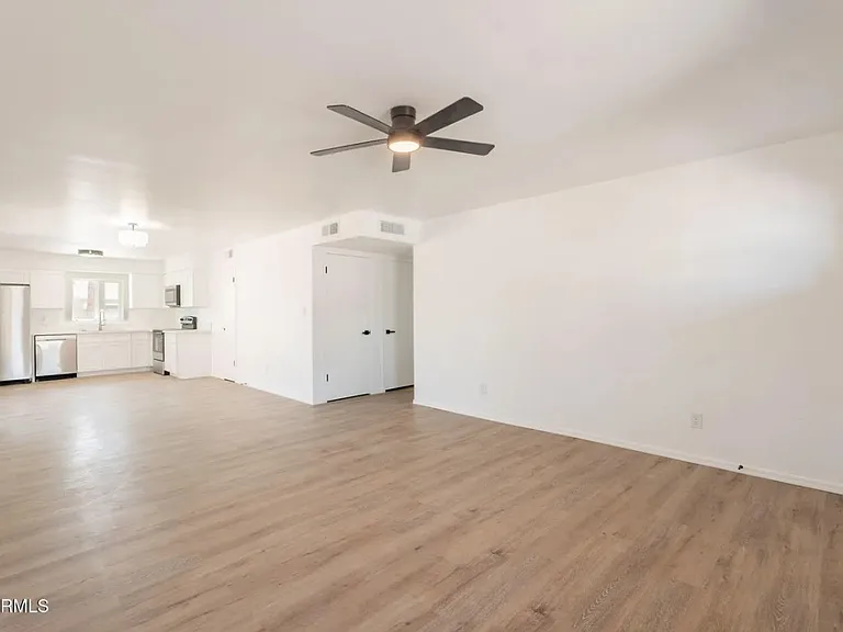 4743 W Shaw Butte Dr — Photo 4