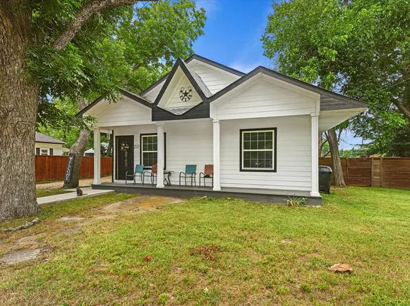 211 N Main St, Crandall, TX 75114