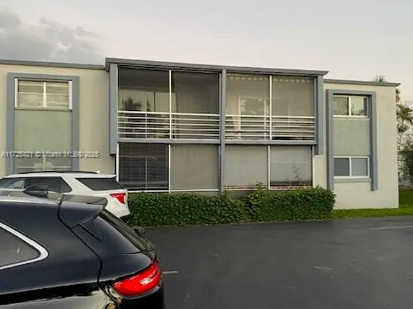 8764 SW 12th St APT 205, Miami, FL 33174