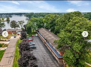 2515 S Commerce Rd APT 8, Walled Lake, MI 48390