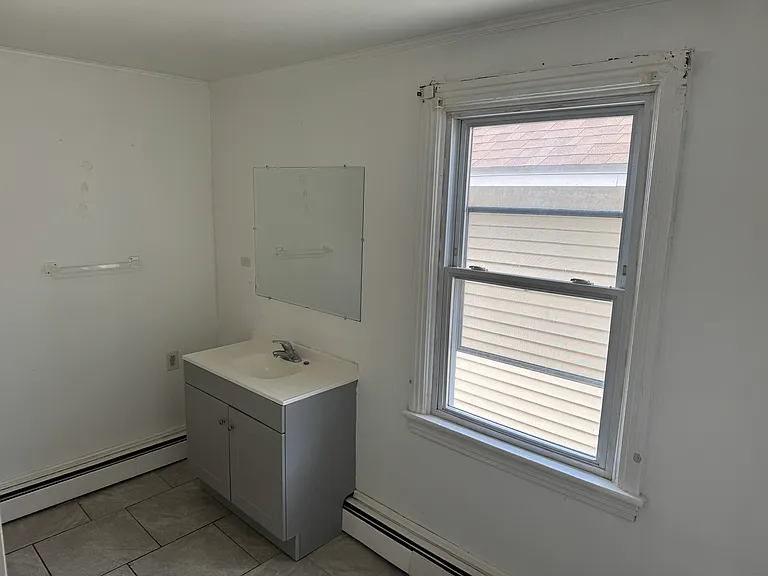 1050 Birkbeck St #1050 — Photo 7