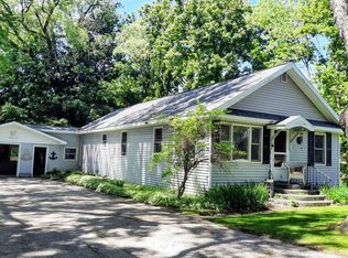 8052 Schroeder St, Onekama, MI 49675