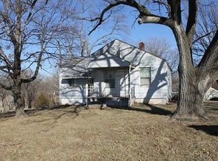 8908 Tom Watson Pkwy, Parkville, MO 64152