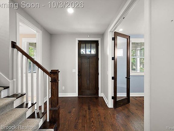 4th image of 1222 Davis Ave