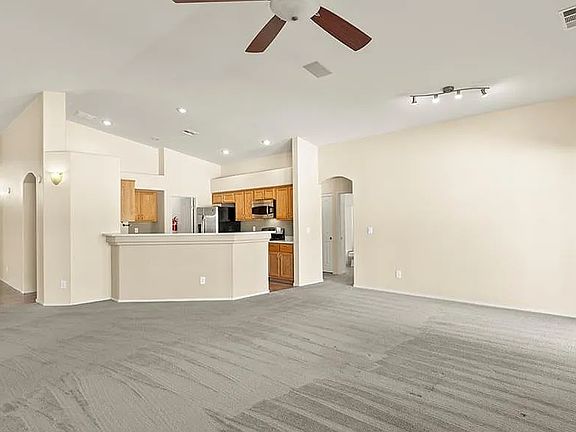 5th image of 204 Hunters Paradise Ave